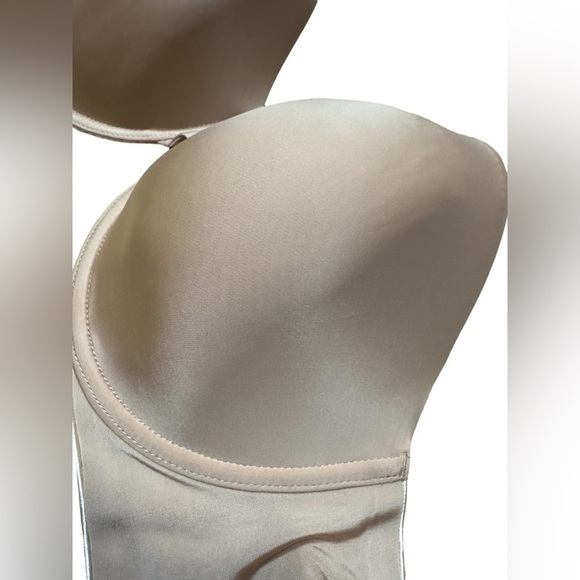 38DD Victoria's Secret Womens Beige Lined Underwire Strapless Bra Back Closure - Picture 14 of 15